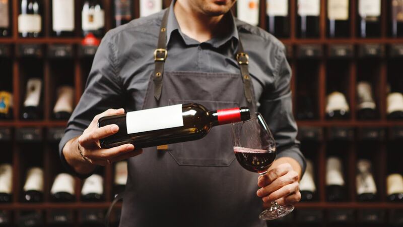 Qué significa que un vino sea astringente y cuál es su relación con los taninos