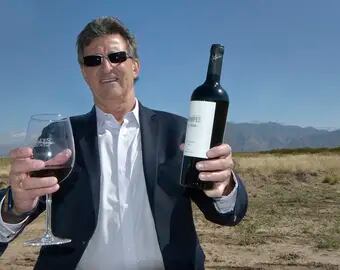 Mario Alberto Kempes Chiodi presentó su vino "El matador"