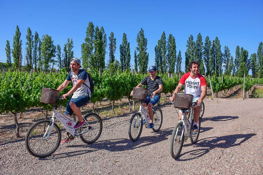 Los paseos en bicicleta son parte de las propuestas descontracturadas que se suman a la tendencia. (Foto: Mariana Vila) 