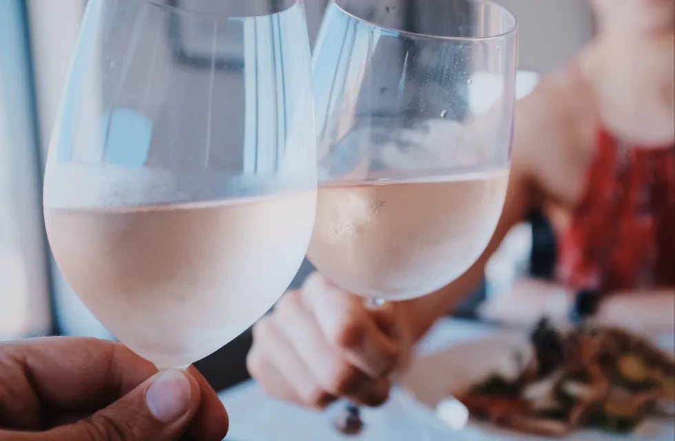 El vino rosado se ha convertido en uno de los infaltables de estas celebraciones.