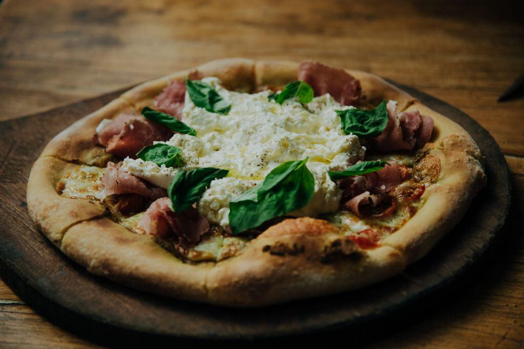 La pizza es la receta italiana por excelencia y combina a la perfección con el vino.
